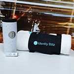 Набор с логотипом Blitz: термокружка, плед и флешка.