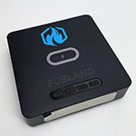 Зарядная станция с логотипом Fueland