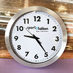 Часы настенные с логотипом Sportstation
