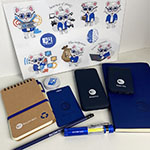 Набор с логотипом B-TECH: блокноты, стикеры, картхолдер, карандаш, аккумулятор, попсокет и фонарь